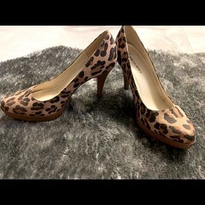 Leopard Print Round Toe Heels 👠👠